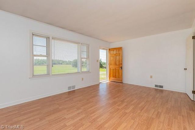 3035 Plantation Road, Winston-salem, NC 27105