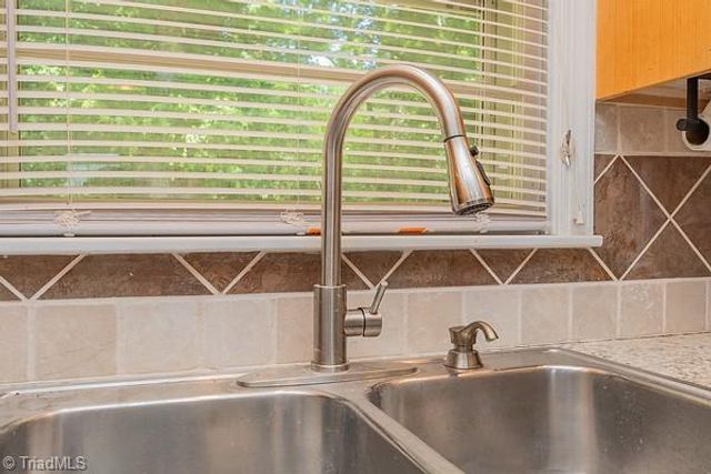 3035 Plantation Road, Winston-salem, NC 27105