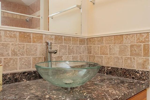 3035 Plantation Road, Winston-salem, NC 27105
