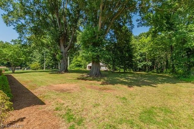 3035 Plantation Road, Winston-salem, NC 27105