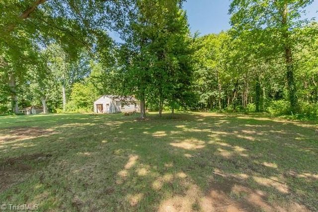 3035 Plantation Road, Winston-salem, NC 27105