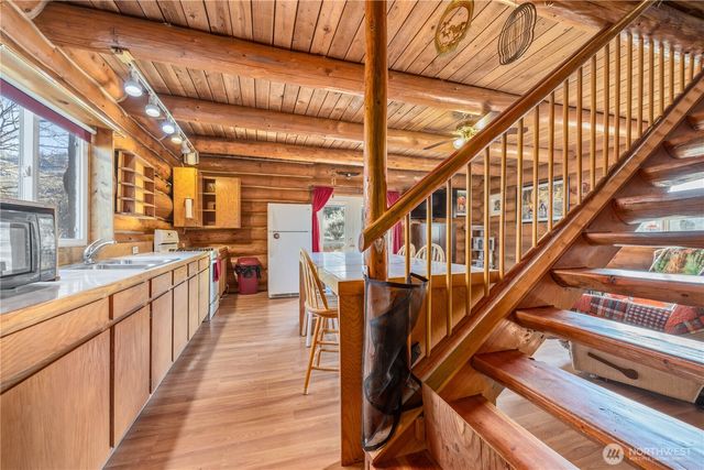 27538 C HWY 97, Malott, WA 98829