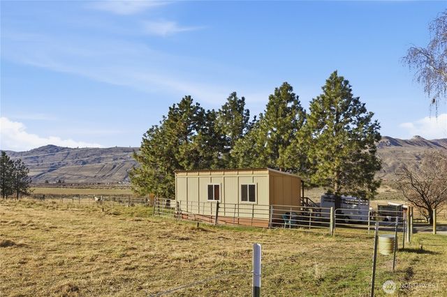 27538 C HWY 97, Malott, WA 98829