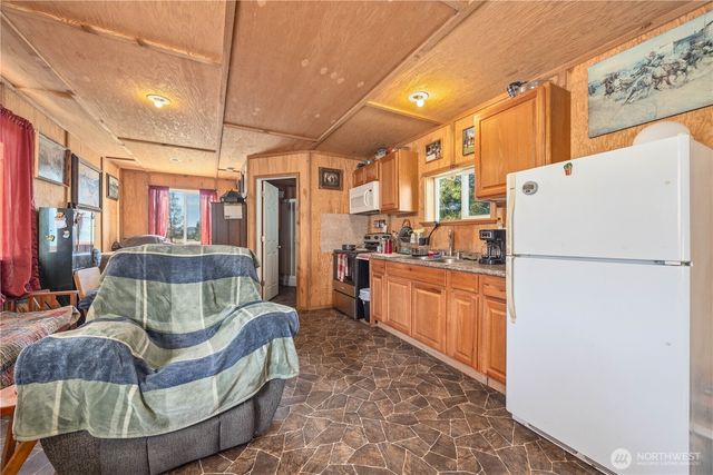 27538 C HWY 97, Malott, WA 98829