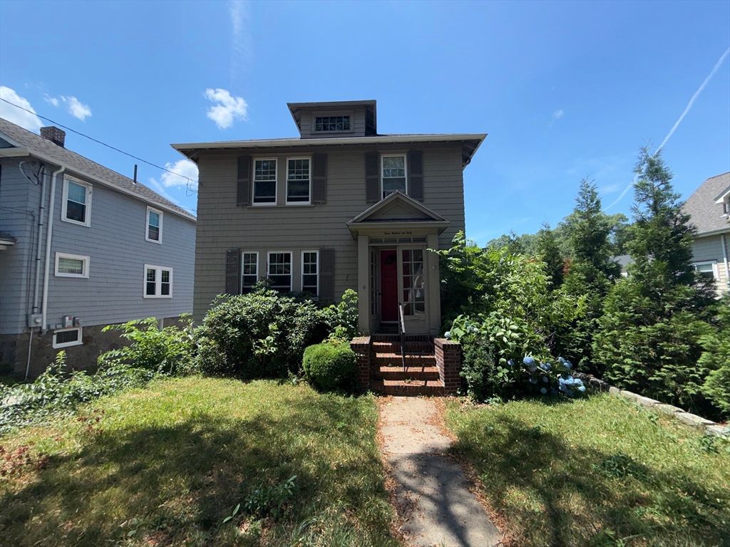 740 Lagrange St, Boston, MA 02132