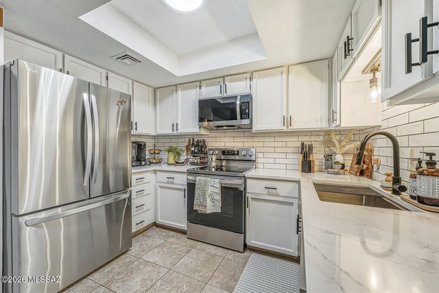 831 W Paseo Del Prado, Green Valley, AZ 85614