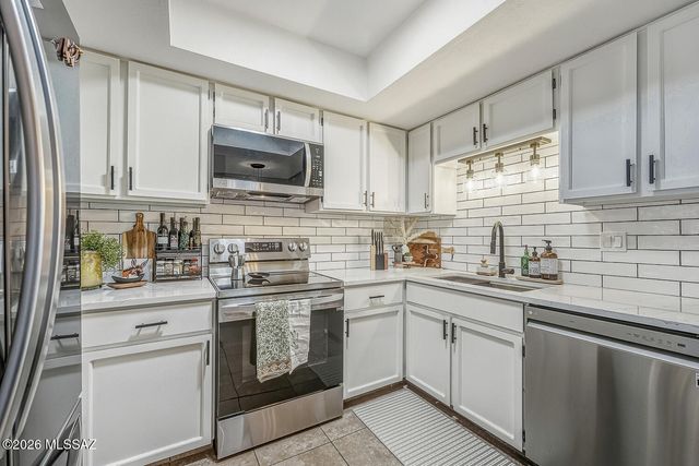 831 W Paseo Del Prado, Green Valley, AZ 85614