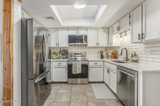 831 W Paseo Del Prado, Green Valley, AZ 85614