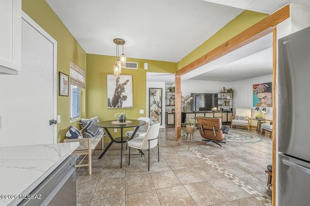 831 W Paseo Del Prado, Green Valley, AZ 85614