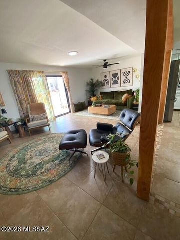 831 W Paseo Del Prado, Green Valley, AZ 85614