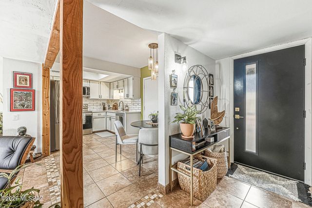 831 W Paseo Del Prado, Green Valley, AZ 85614