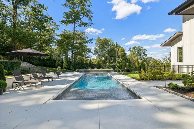 6523 Currywood Dr, Nashville, TN 37205