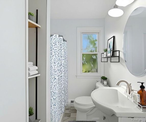 2075 Gulliver Drive, Troy, MI 48085