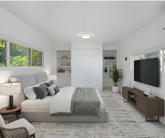 2075 Gulliver Drive, Troy, MI 48085