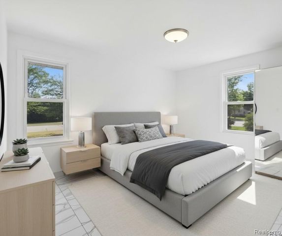 2075 Gulliver Drive, Troy, MI 48085