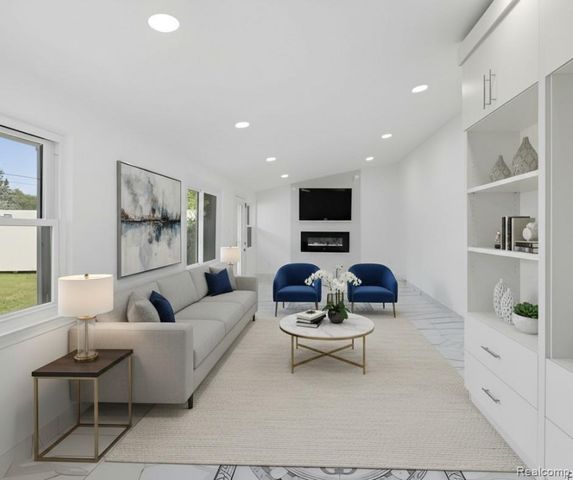 2075 Gulliver Drive, Troy, MI 48085