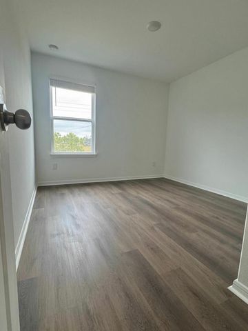 21510 Austell Pond Dr, Porter, TX 77365