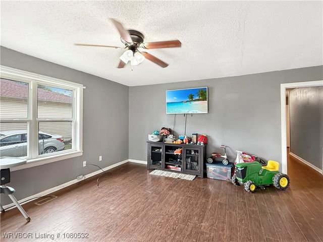 681 N Pine Avenue, Booneville, AR 72927