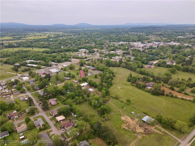 681 N Pine Avenue, Booneville, AR 72927