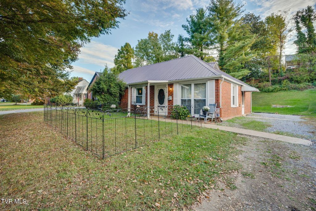 414 Sequoyah Drive, Kingsport, TN 37660