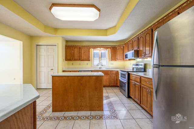 7909 W Kennedy Parkway, Yorktown, IN 47396