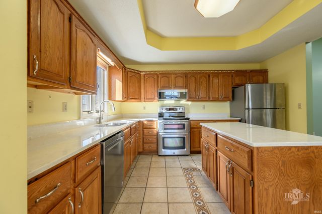 7909 W Kennedy Parkway, Yorktown, IN 47396