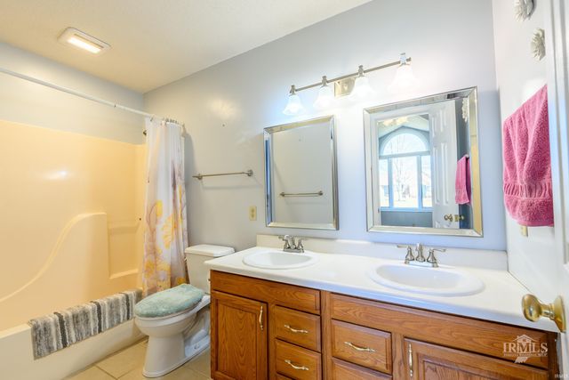 7909 W Kennedy Parkway, Yorktown, IN 47396