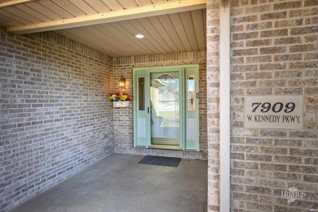 7909 W Kennedy Parkway, Yorktown, IN 47396