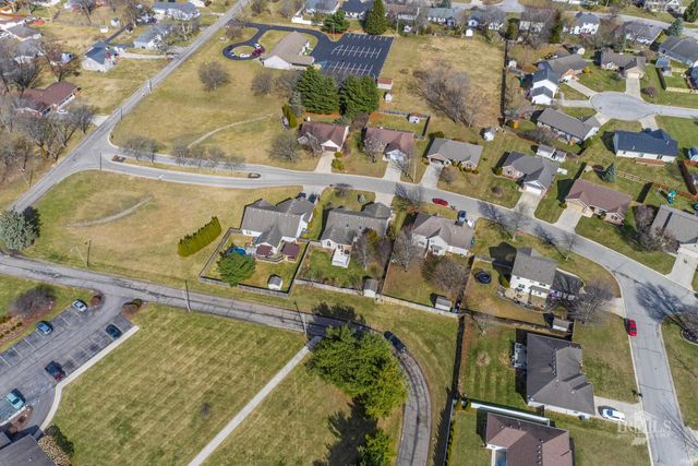 7909 W Kennedy Parkway, Yorktown, IN 47396