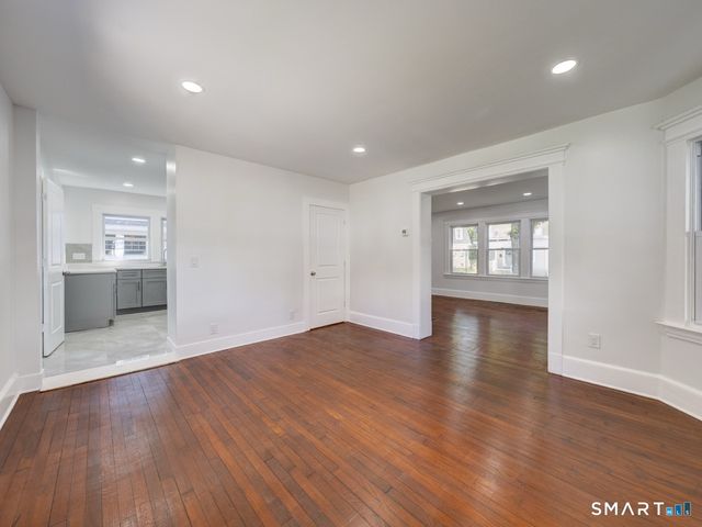 16 Shoreham Road, New Haven, CT 06512