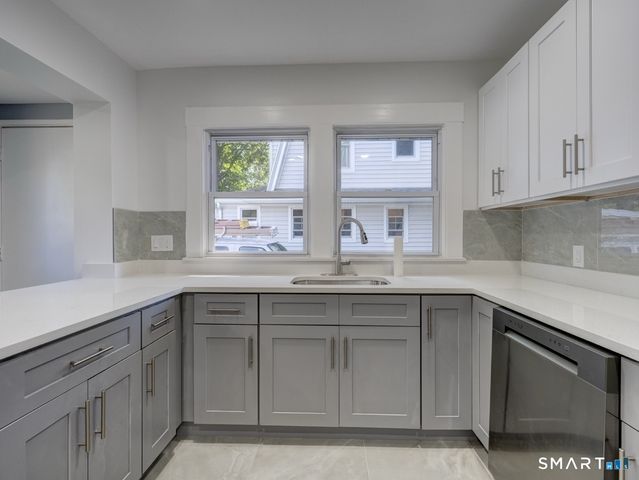 16 Shoreham Road, New Haven, CT 06512