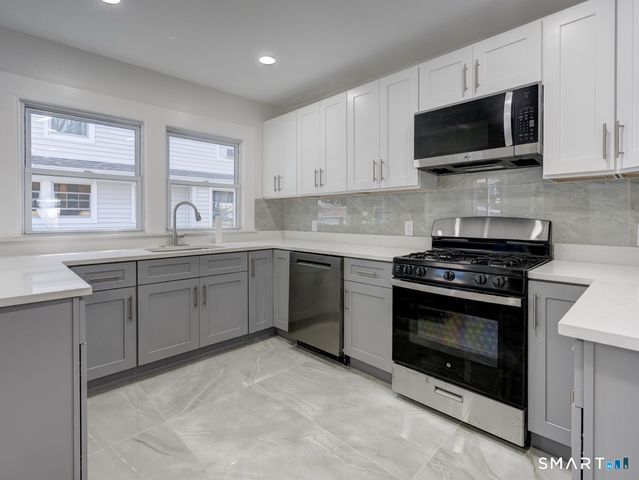 16 Shoreham Road, New Haven, CT 06512