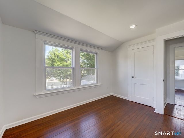 16 Shoreham Road, New Haven, CT 06512