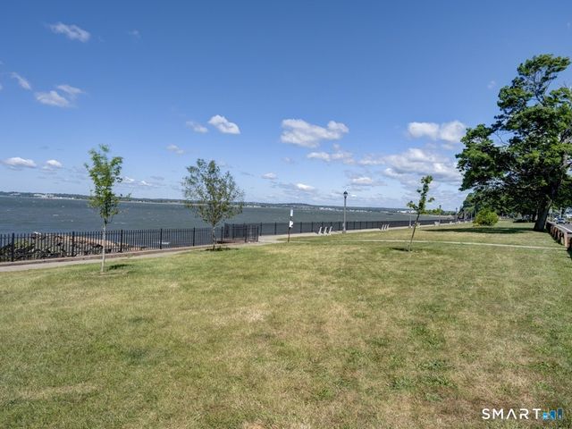 16 Shoreham Road, New Haven, CT 06512