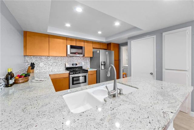 4861 Lago Drive 307, Huntington Beach, CA 92649