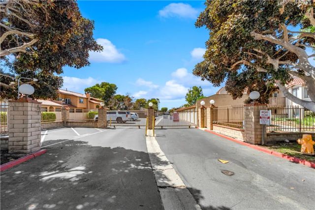 4861 Lago Drive 307, Huntington Beach, CA 92649