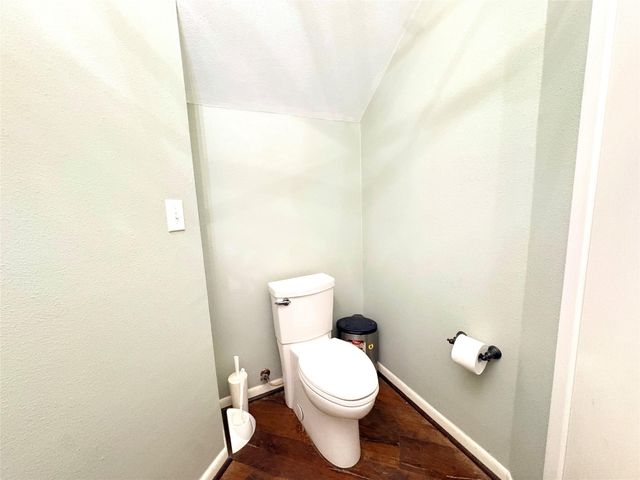 10211 State Highway 35 N, Van Vleck, TX 77482