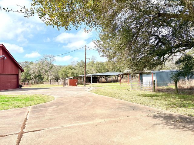 10211 State Highway 35 N, Van Vleck, TX 77482