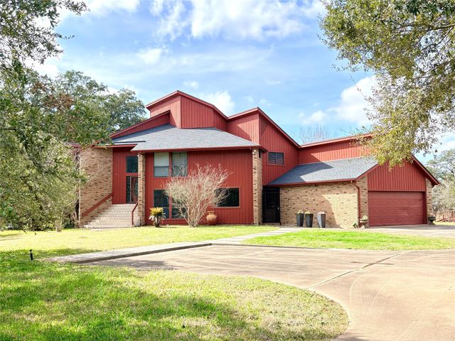 10211 State Highway 35 N, Van Vleck, TX 77482