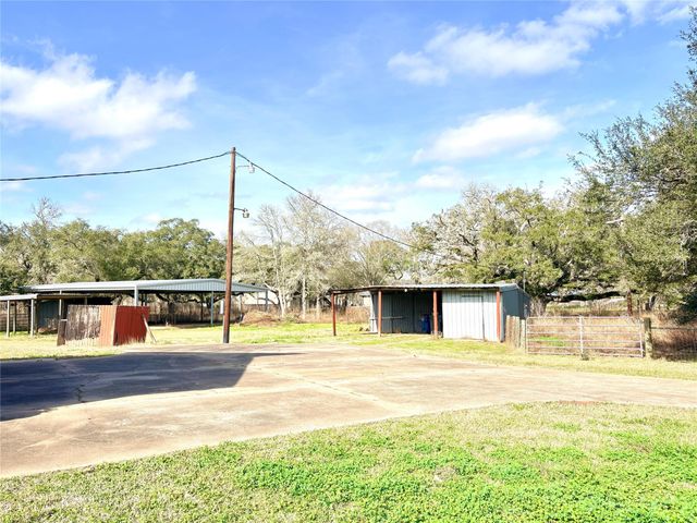 10211 State Highway 35 N, Van Vleck, TX 77482