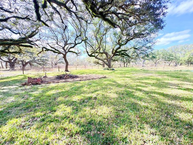 10211 State Highway 35 N, Van Vleck, TX 77482