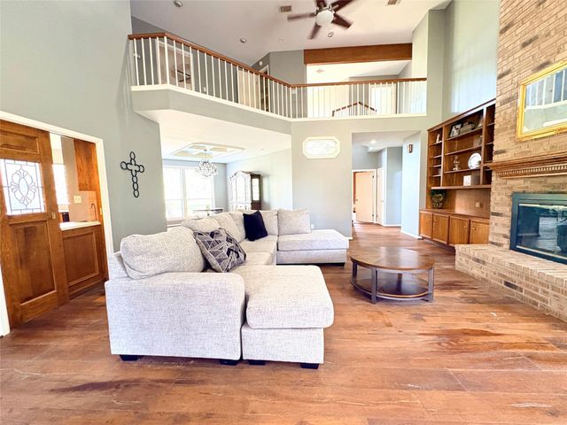 10211 State Highway 35 N, Van Vleck, TX 77482