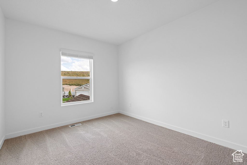 Image 12 of property listing at 7218 OQUIRRH RANCH PKWY, Eagle Mountain, UT 84005