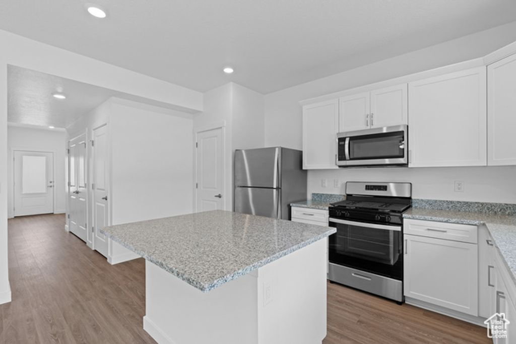 Image 4 of property listing at 7218 OQUIRRH RANCH PKWY, Eagle Mountain, UT 84005