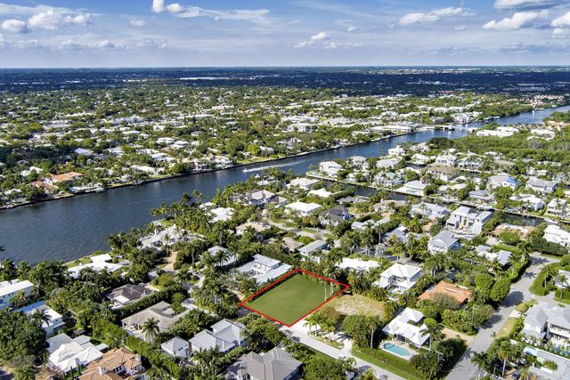 1117 Waterway Lane, Delray Beach, FL 33483
