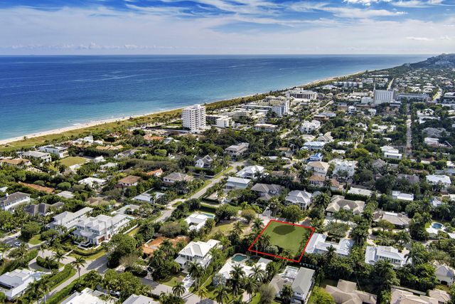 1117 Waterway Lane, Delray Beach, FL 33483