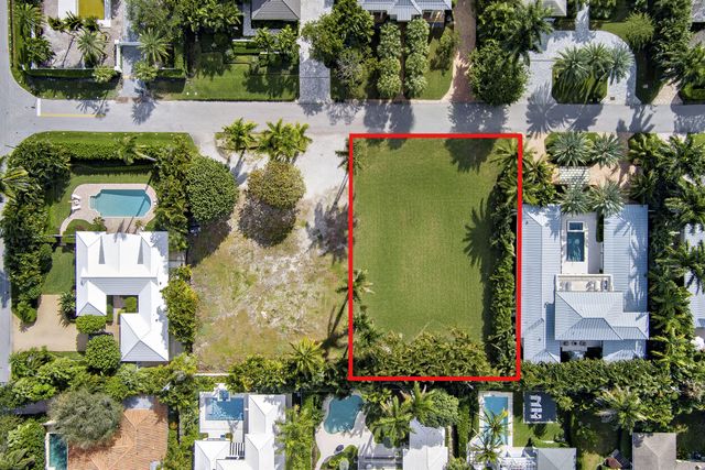 1117 Waterway Lane, Delray Beach, FL 33483