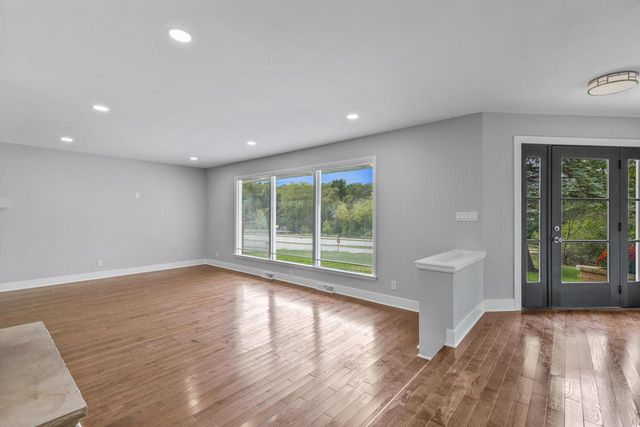 2660 N Calhoun ROAD, Brookfield, WI 53005