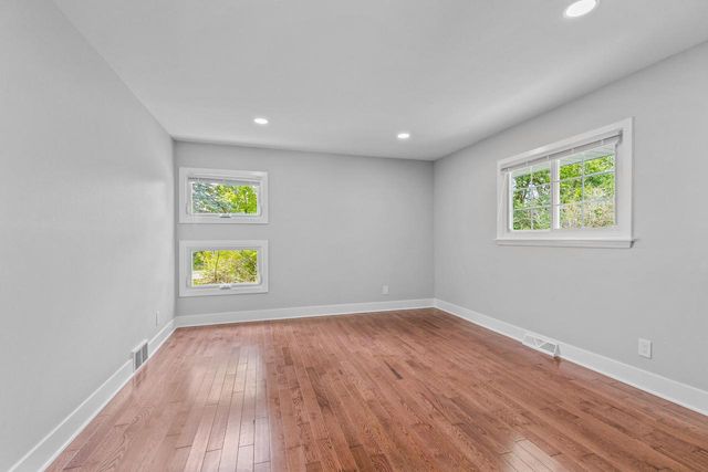 2660 N Calhoun ROAD, Brookfield, WI 53005