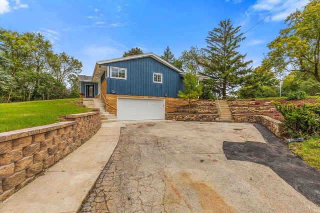 2660 N Calhoun ROAD, Brookfield, WI 53005